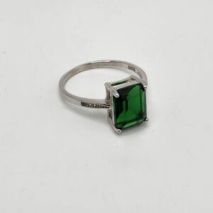 Elegant Emerald Green Color Rhinestone Sterling Silver Ring! Simple yet Elegant.